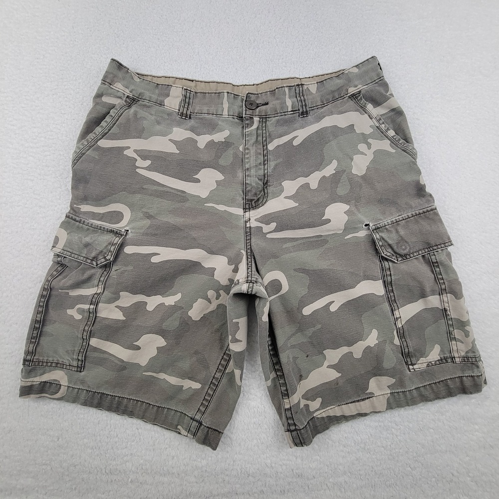 Faded Glory Cargo Shorts Mens‎ 36 Green Camo Cotton Multi Pocket Distressed Worn